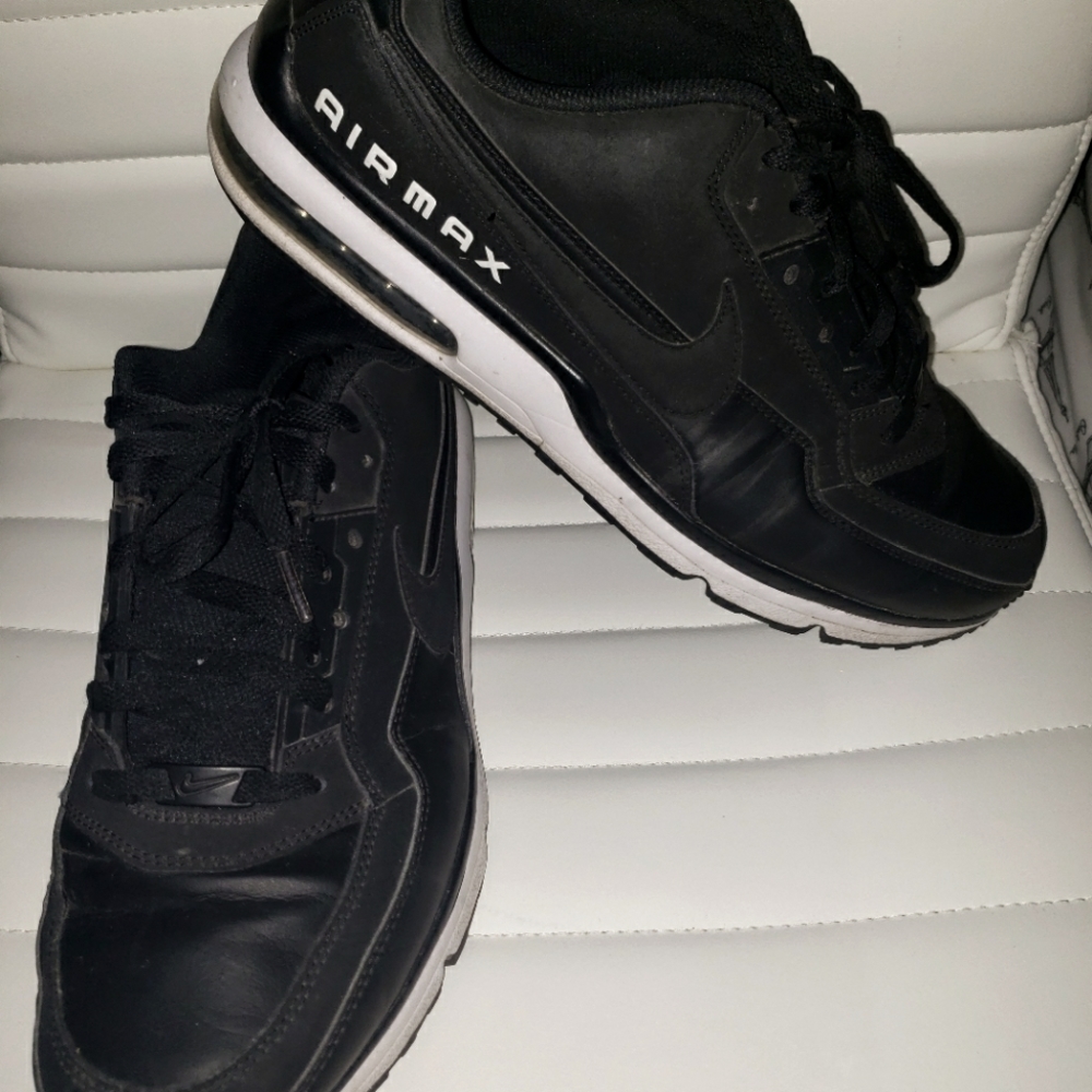 Gently worn men sneakers